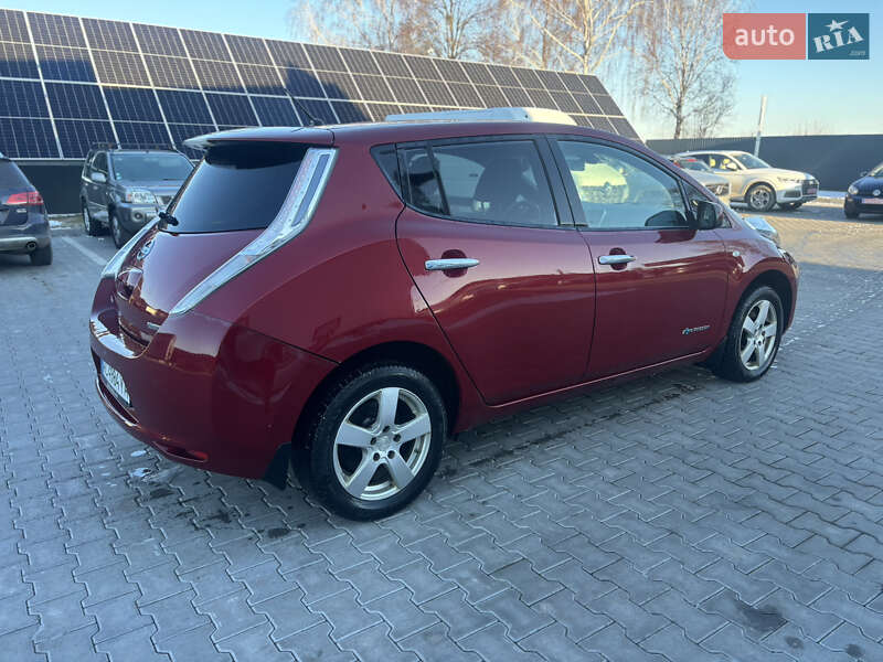 Хэтчбек Nissan Leaf 2014 в Владимире