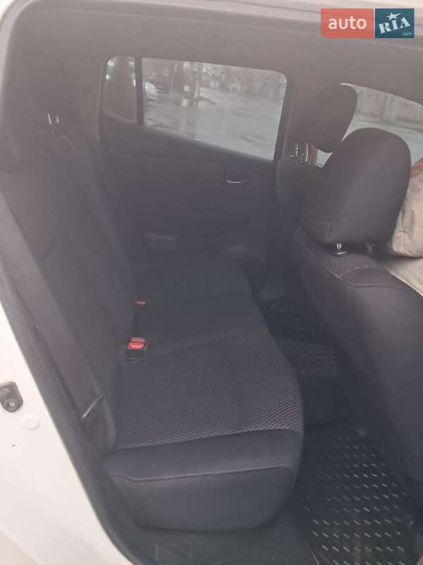 Хэтчбек Nissan Leaf 2013 в Николаеве