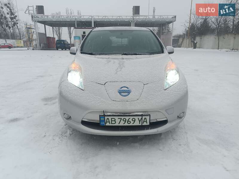 Хетчбек Nissan Leaf 2013 в Вінниці фото 4 Хетчбек Nissan Leaf 2013 в Вінниці