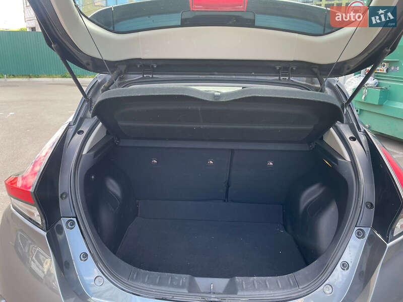 Хэтчбек Nissan Leaf 2018 в Киеве