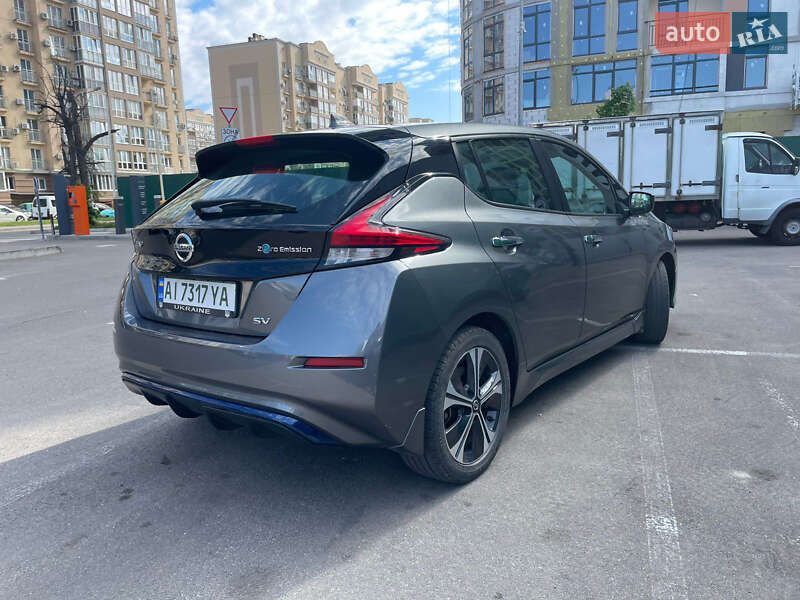 Хэтчбек Nissan Leaf 2018 в Киеве