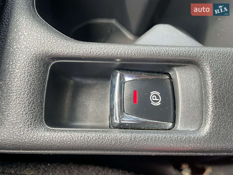 Хэтчбек Nissan Leaf 2018 в Киеве