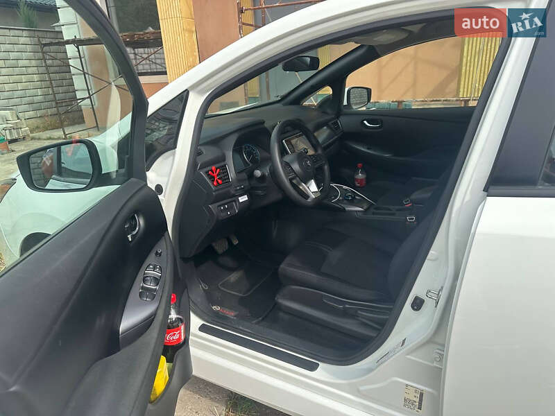 Хэтчбек Nissan Leaf 2022 в Николаеве