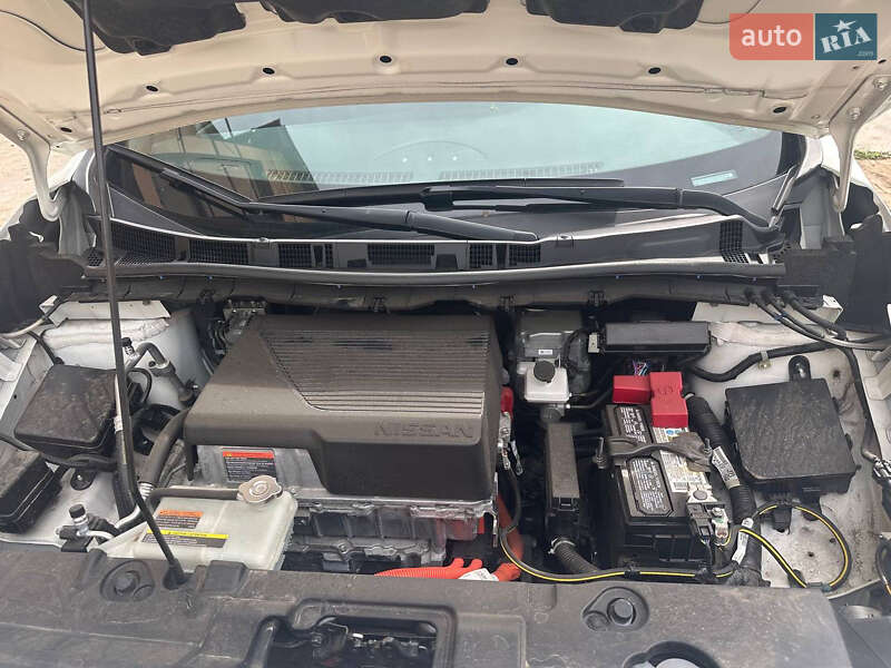 Хэтчбек Nissan Leaf 2022 в Николаеве