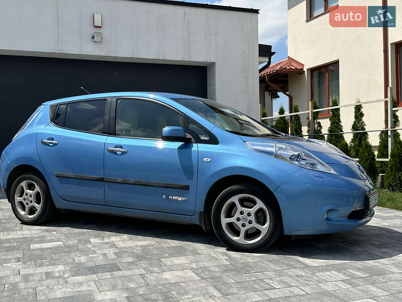 Хэтчбек Nissan Leaf 2012 в Львове