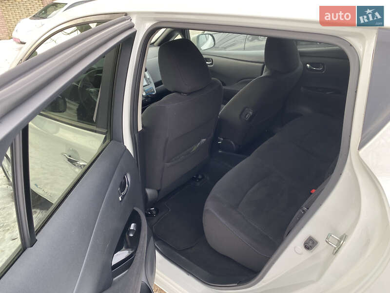 Хэтчбек Nissan Leaf 2014 в Черновцах