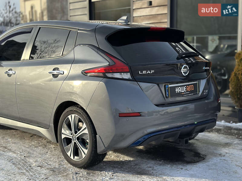 Хэтчбек Nissan Leaf 2022 в Шептицькому