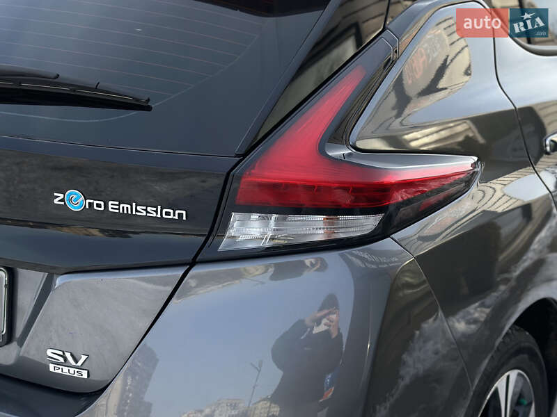 Хэтчбек Nissan Leaf 2022 в Шептицькому