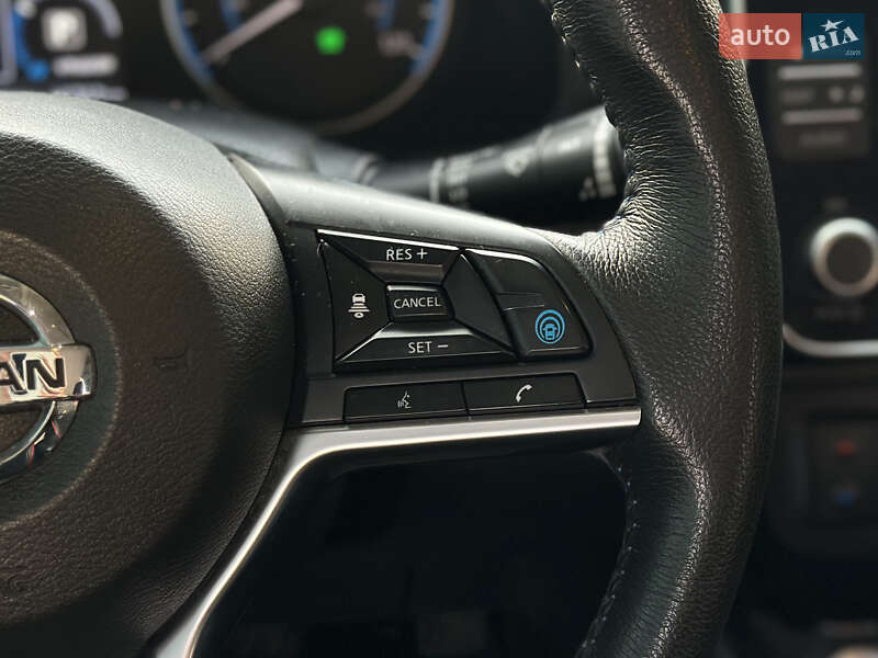 Хэтчбек Nissan Leaf 2022 в Шептицькому