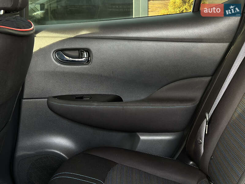 Хэтчбек Nissan Leaf 2022 в Шептицькому