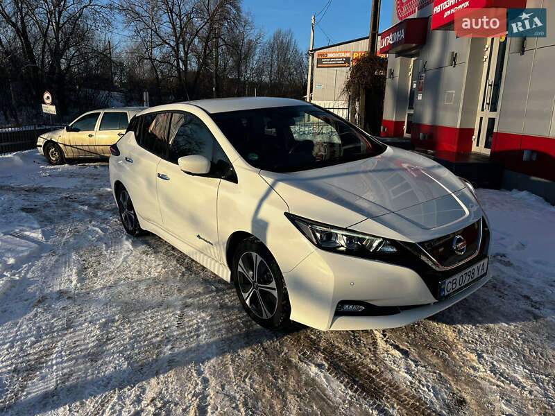 Хетчбек Nissan Leaf 2020 в Чернігові
