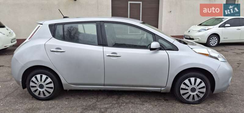 Хетчбек Nissan Leaf 2015 в Одесі