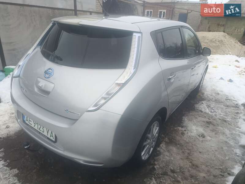Хэтчбек Nissan Leaf 2012 в Кривом Роге