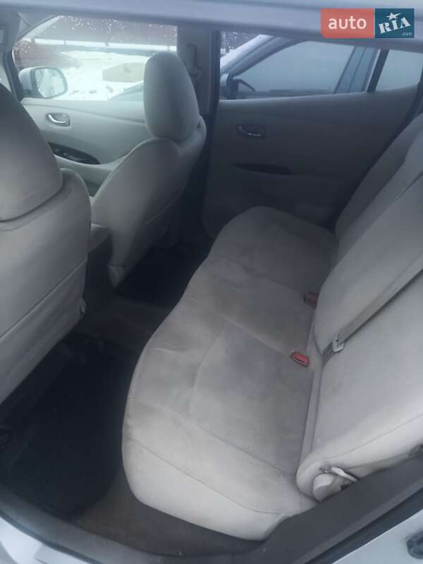Хэтчбек Nissan Leaf 2012 в Кривом Роге