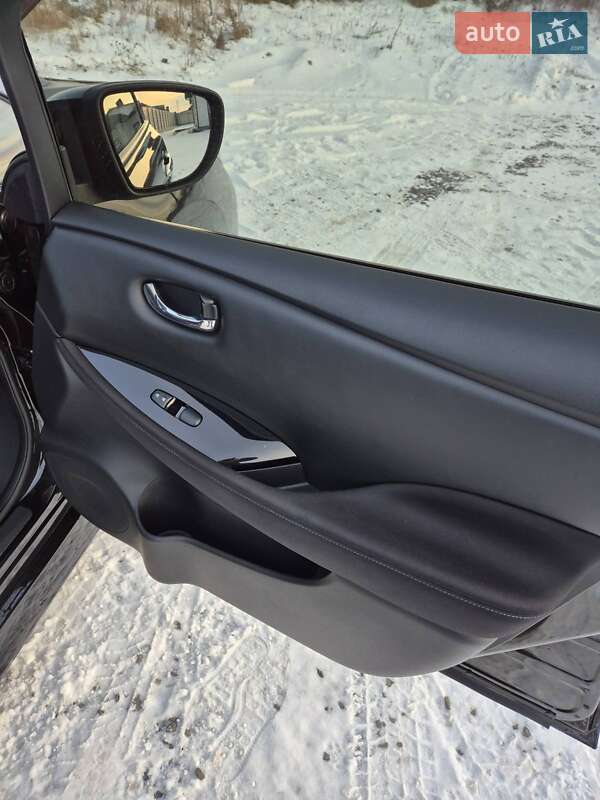 Хэтчбек Nissan Leaf 2018 в Луцке