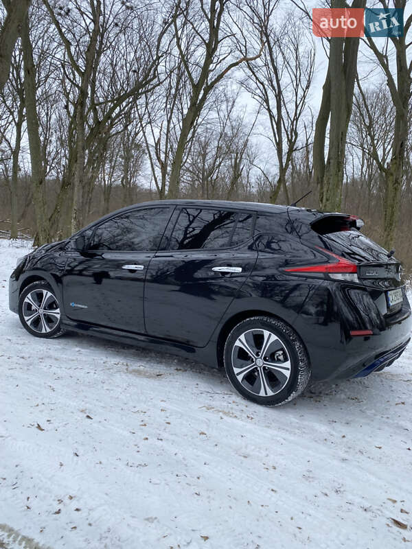 Хэтчбек Nissan Leaf 2017 в Тальном