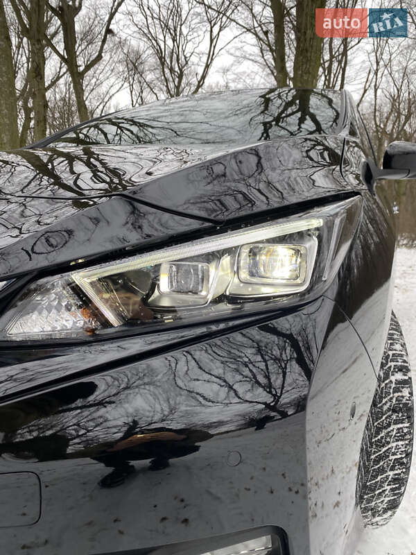 Хэтчбек Nissan Leaf 2017 в Тальном