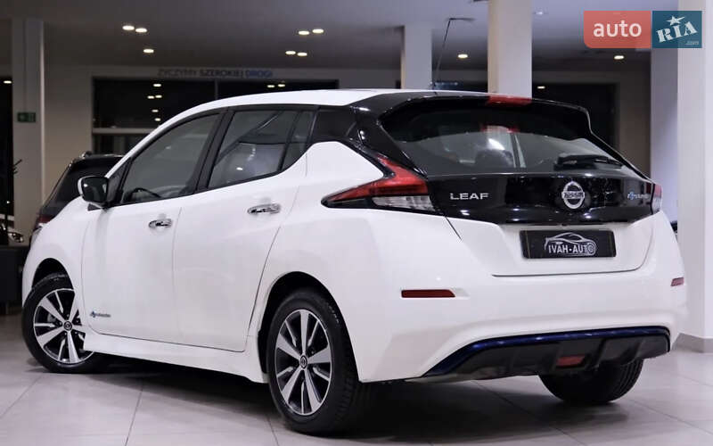 Хэтчбек Nissan Leaf 2018 в Львове