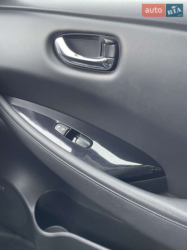 Хэтчбек Nissan Leaf 2014 в Виннице