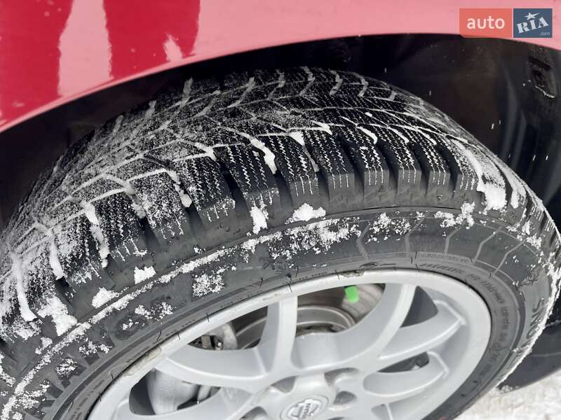 Хэтчбек Nissan Leaf 2014 в Виннице