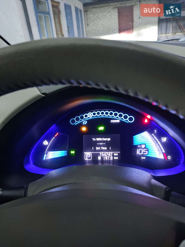 Хэтчбек Nissan Leaf 2012 в Владимире