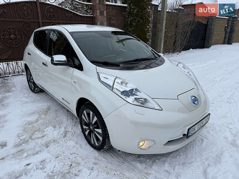 Хэтчбек Nissan Leaf 2014 в Ровно