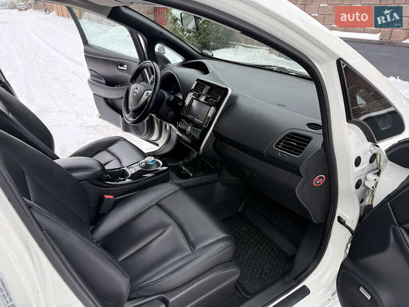 Хэтчбек Nissan Leaf 2014 в Ровно
