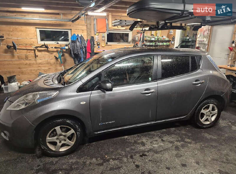 Хэтчбек Nissan Leaf 2014 в Умани