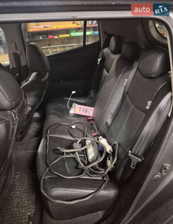 Хэтчбек Nissan Leaf 2014 в Умани