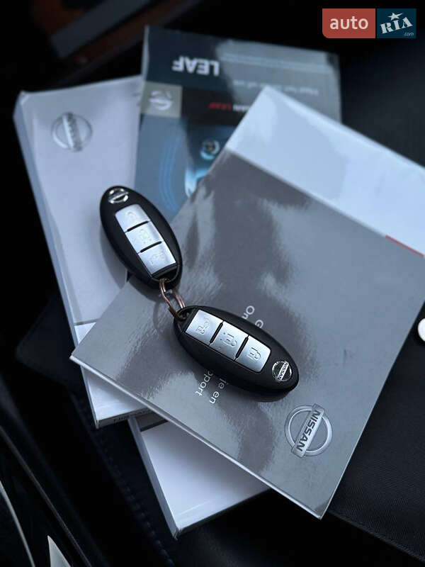 Хэтчбек Nissan Leaf 2017 в Львове