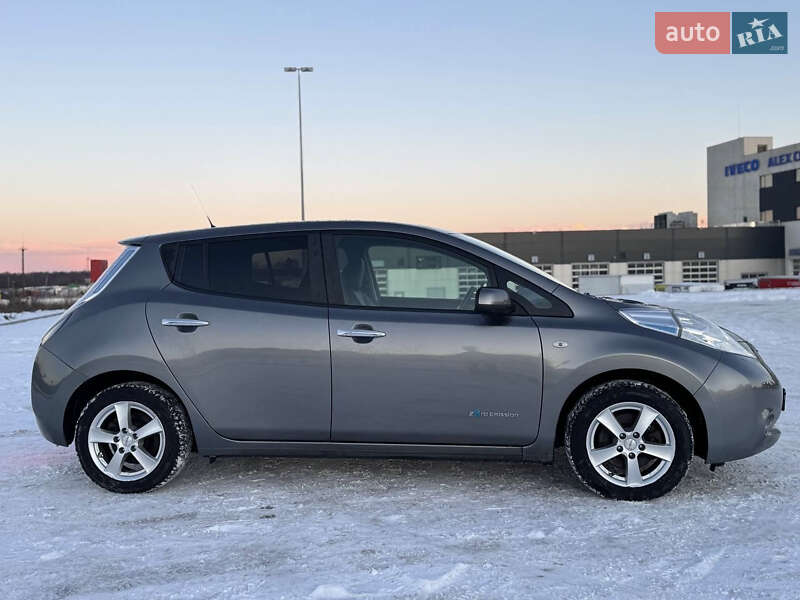 Хэтчбек Nissan Leaf 2017 в Львове