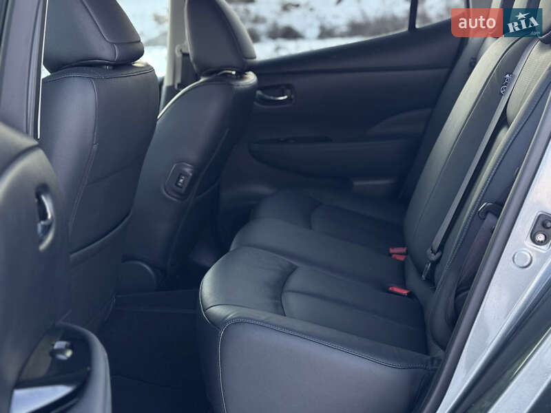 Хэтчбек Nissan Leaf 2017 в Львове