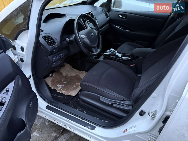 Хэтчбек Nissan Leaf 2017 в Умани