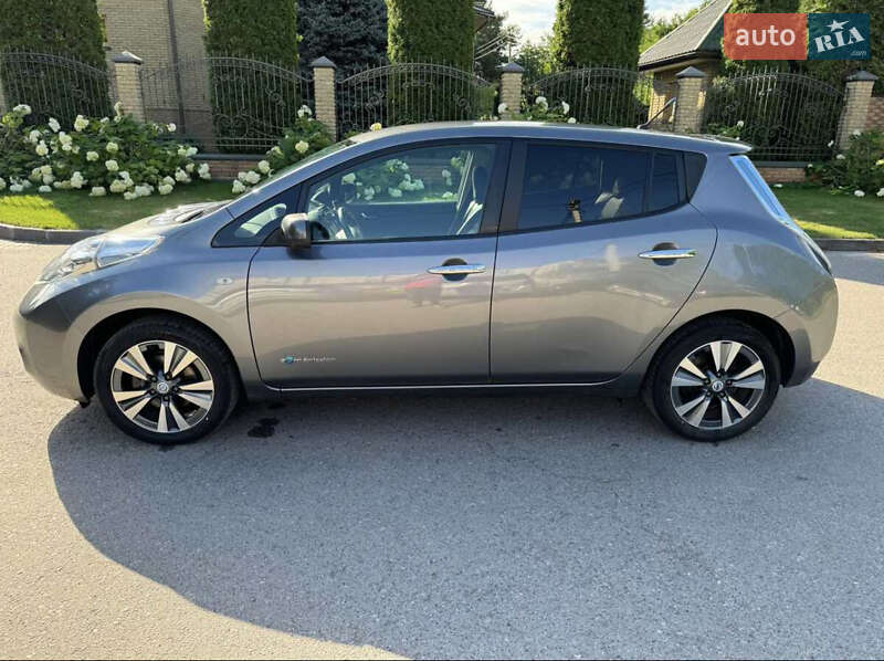 Хэтчбек Nissan Leaf 2013 в Луцке