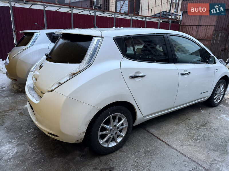 Хэтчбек Nissan Leaf 2017 в Умани