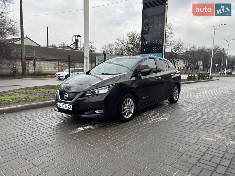 Хэтчбек Nissan Leaf 2018 в Каменском