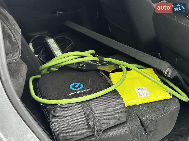 Хэтчбек Nissan Leaf 2016 в Львове