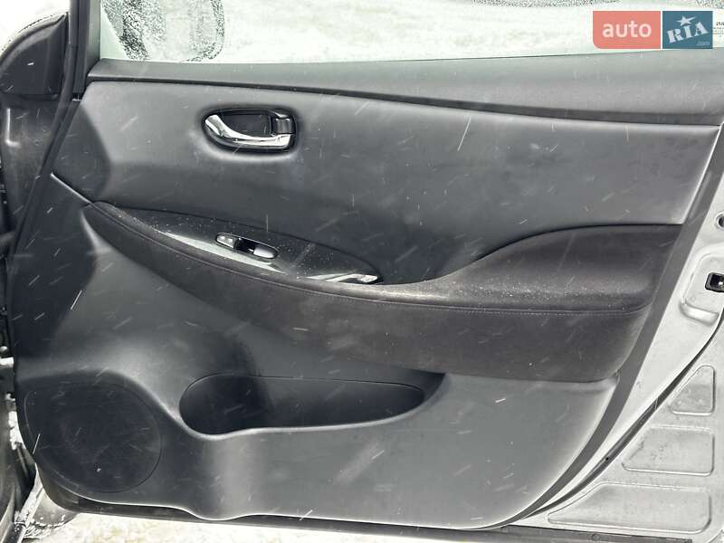 Хэтчбек Nissan Leaf 2016 в Львове