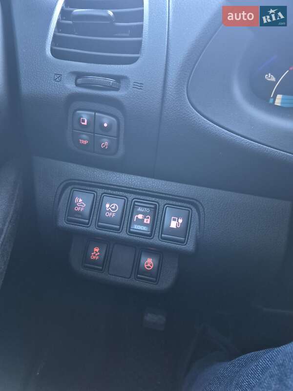 Хэтчбек Nissan Leaf 2015 в Тернополе