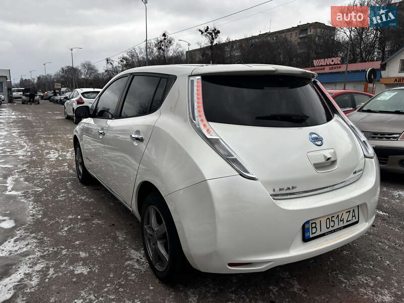 Хэтчбек Nissan Leaf 2013 в Полтаве