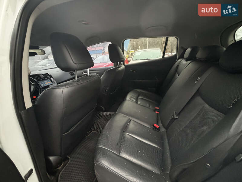 Хэтчбек Nissan Leaf 2013 в Полтаве