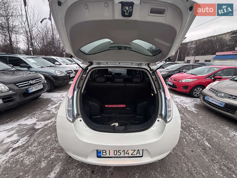 Хэтчбек Nissan Leaf 2013 в Полтаве