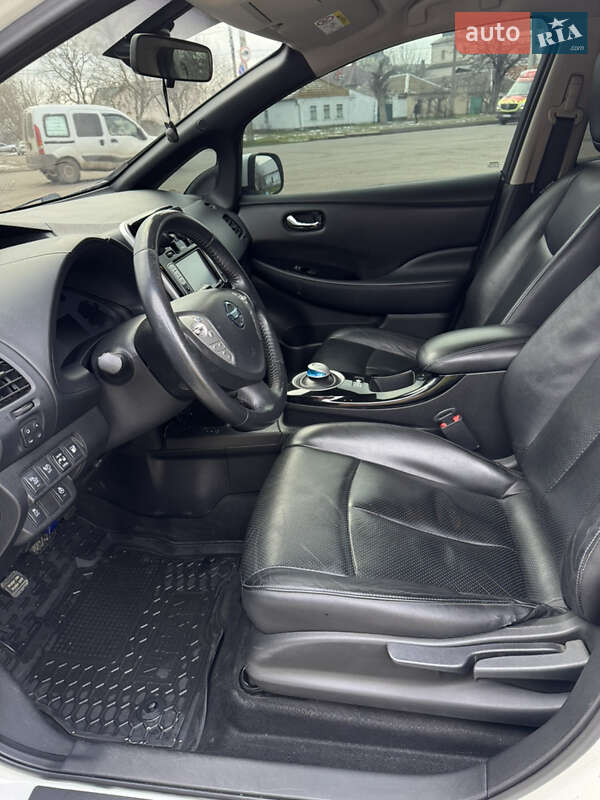 Хэтчбек Nissan Leaf 2014 в Николаеве