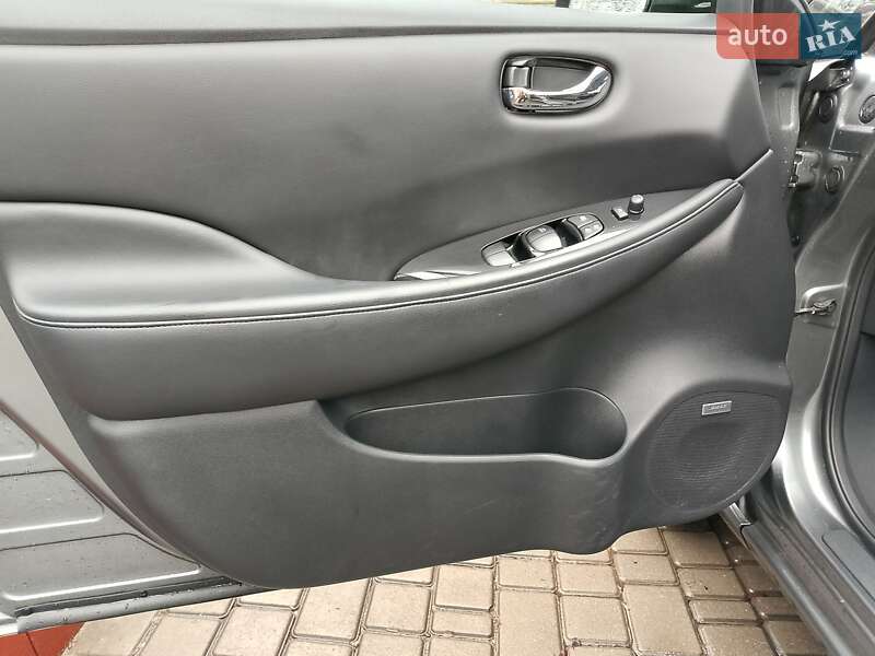 Хетчбек Nissan Leaf 2015 в Одесі