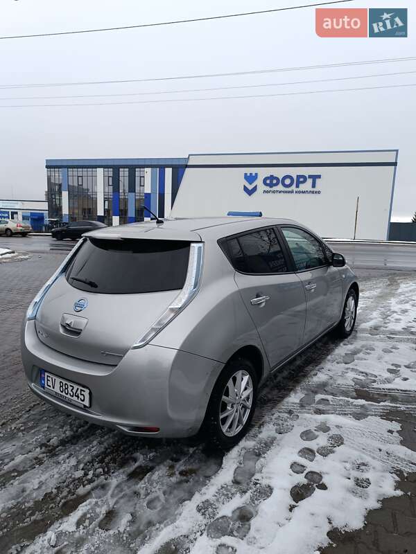 Хэтчбек Nissan Leaf 2014 в Ровно