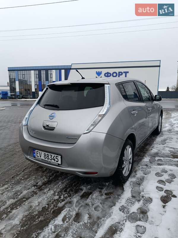 Хэтчбек Nissan Leaf 2014 в Ровно