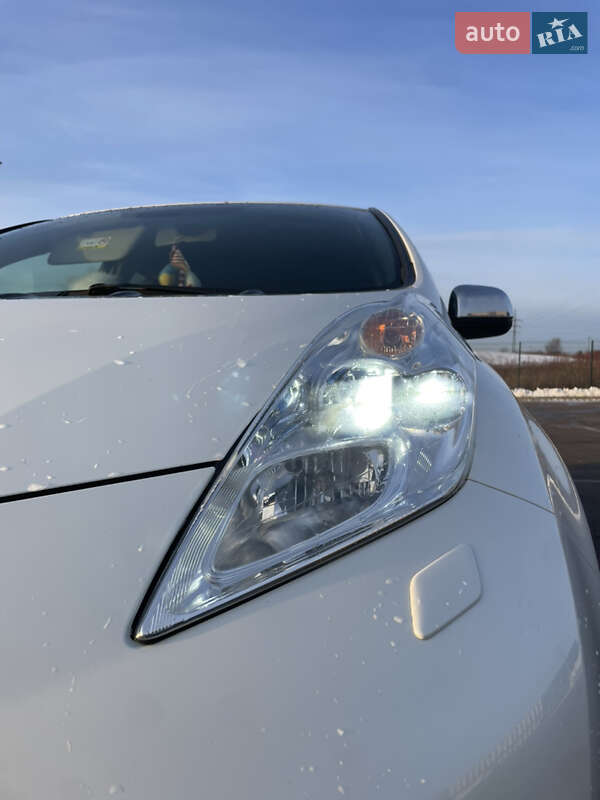 Хэтчбек Nissan Leaf 2014 в Ровно
