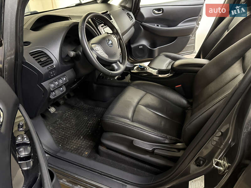Хэтчбек Nissan Leaf 2014 в Умани