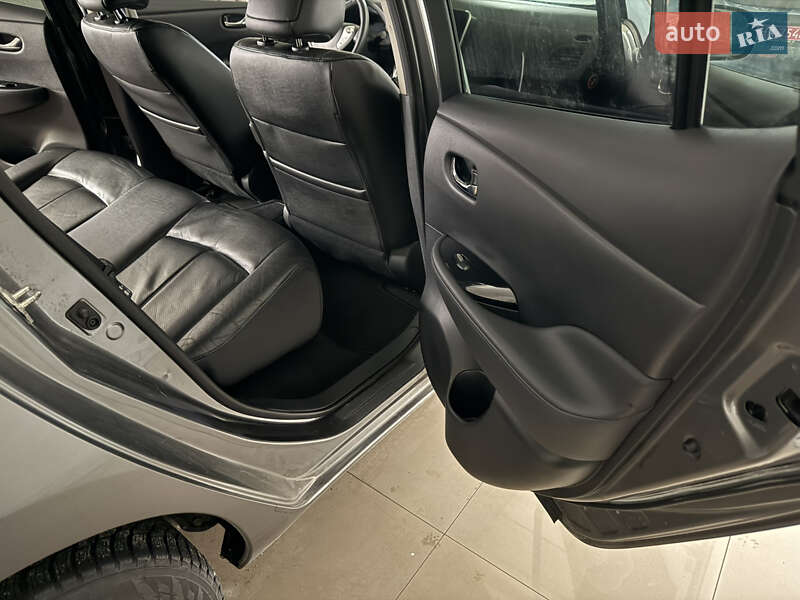 Хэтчбек Nissan Leaf 2014 в Умани