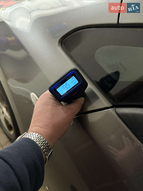 Хэтчбек Nissan Leaf 2014 в Умани